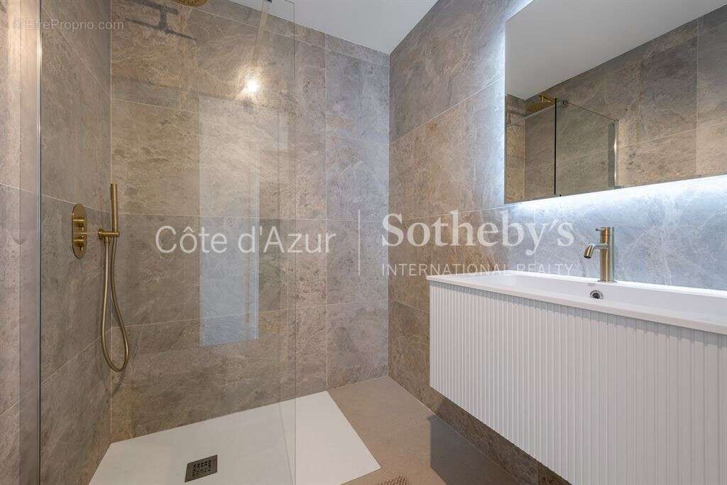 Appartement d'exception en dernier étage avec toit-terrasse et vue mer panoramique - photo 8