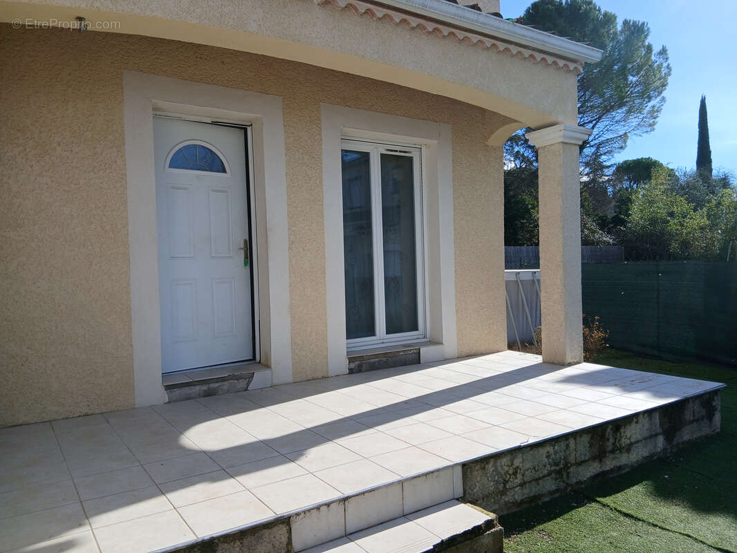 Maison à SAINT-HILAIRE-DE-BRETHMAS