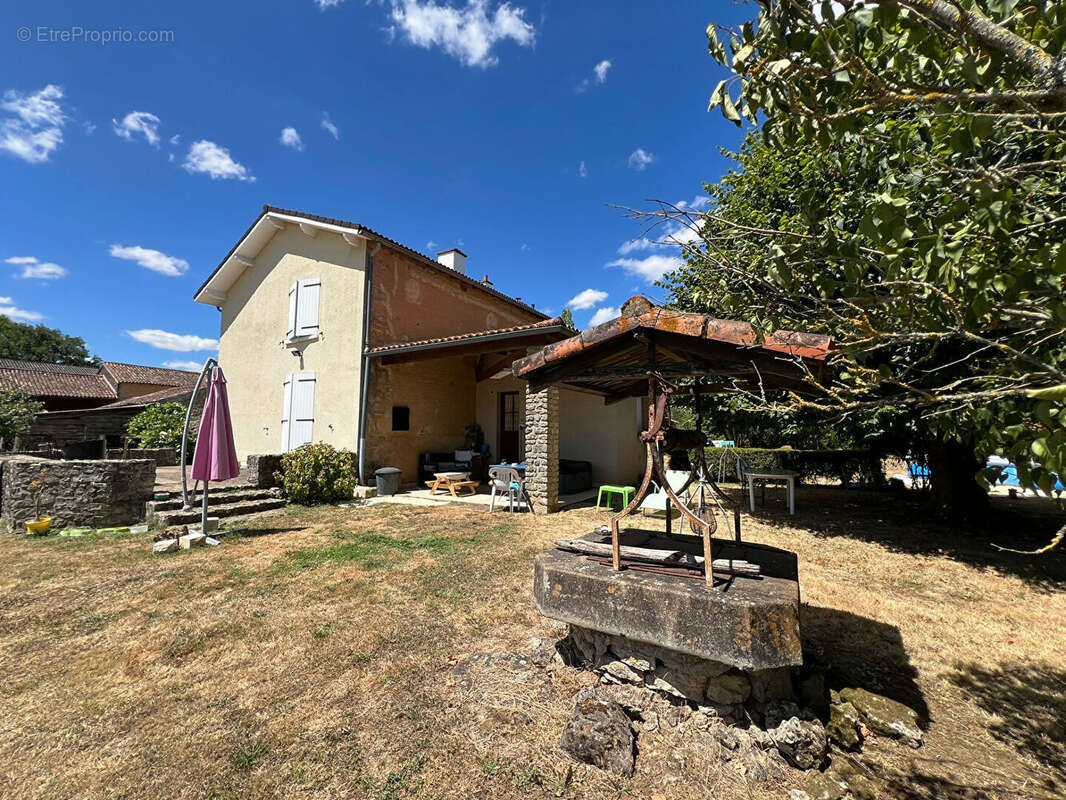 Maison à ITEUIL