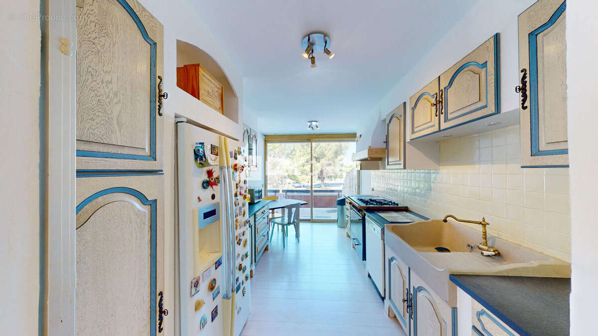 Appartement à LA FARE-LES-OLIVIERS