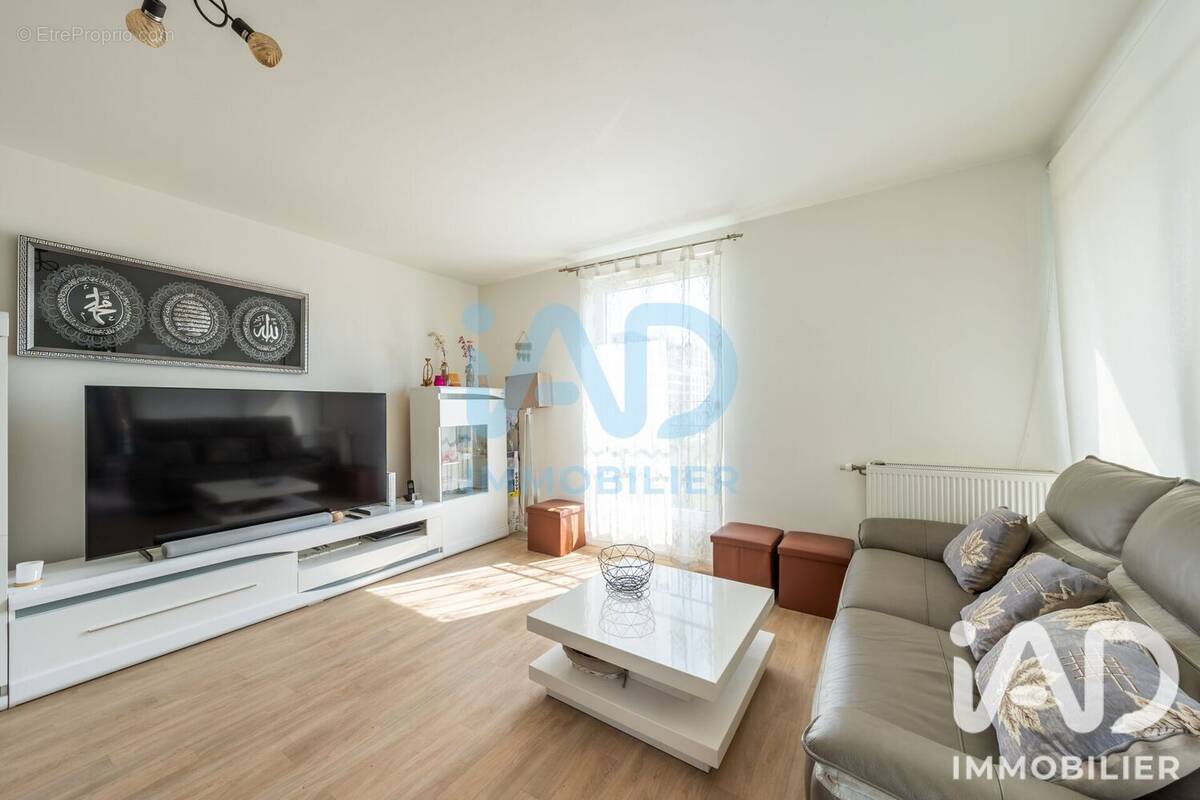 Photo 1 - Appartement à CHEVILLY-LARUE