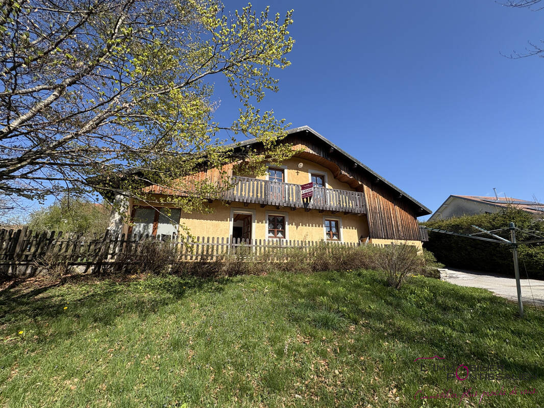 Maison à MAISONS-DU-BOIS-LIEVREMONT
