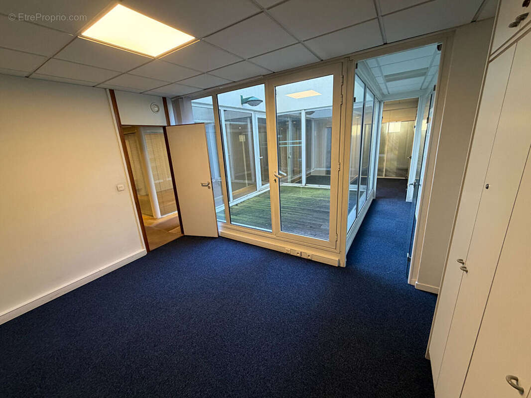 Commerce à PARIS-17E