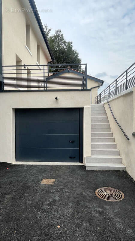 Maison à PONT-EVEQUE