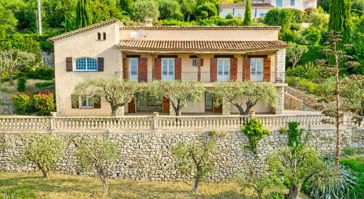 Maison Speracedes 165 m² vue mer et lac terrain 3765 m² - photo 4
