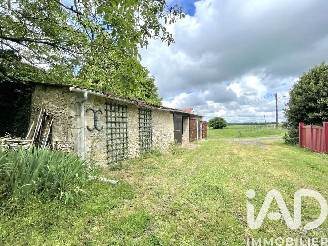 Photo 4 - Maison à SAINT-HILAIRE-SUR-BENAIZE