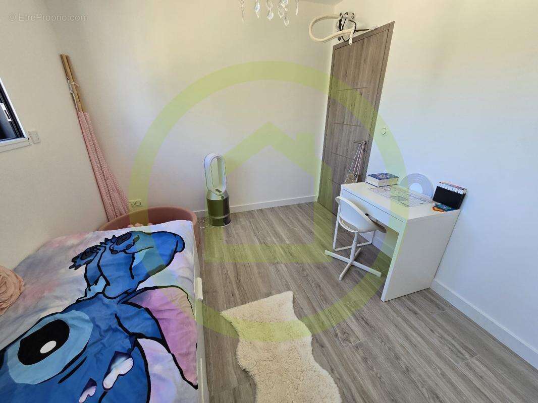 Maison à SAINT-PRYVE-SAINT-MESMIN