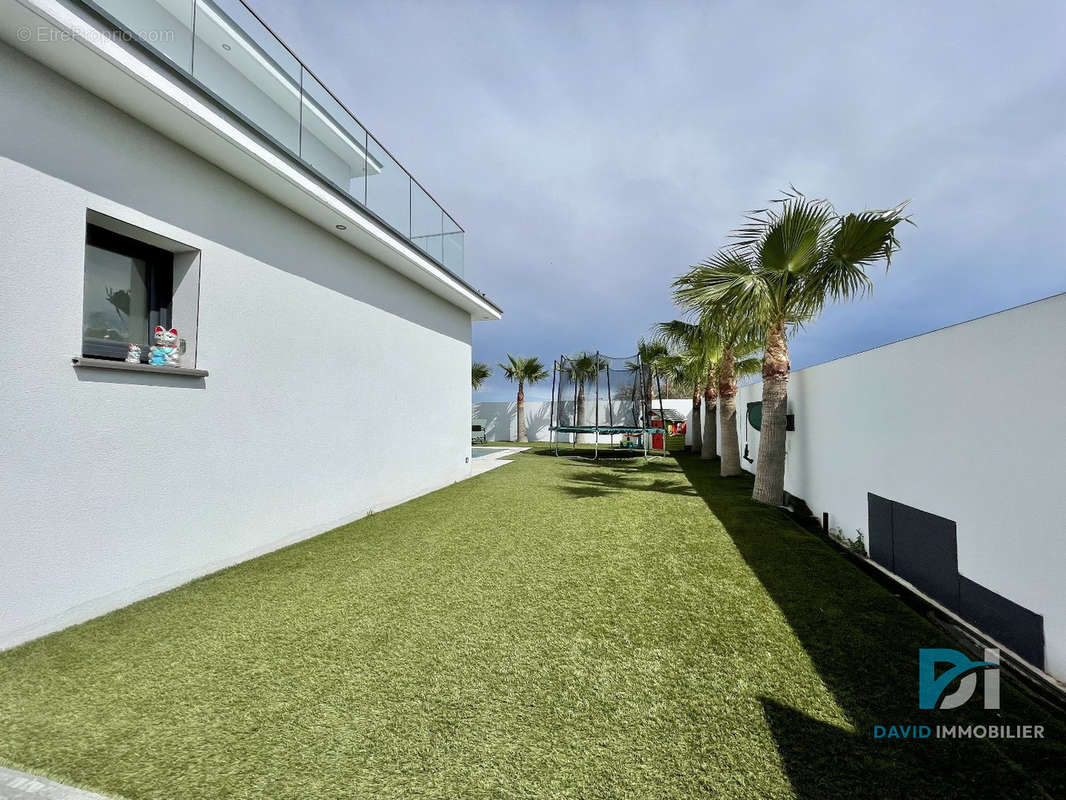 Maison à SAINT-THIBERY