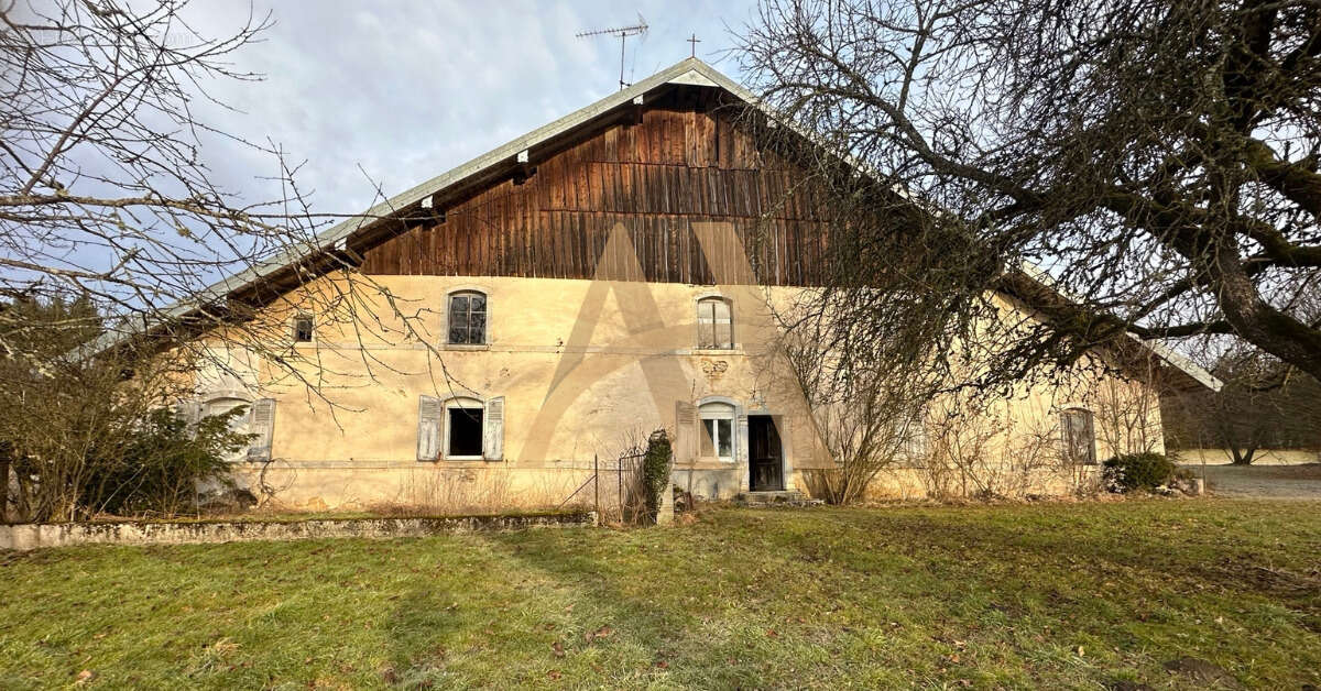 Maison à LAVIRON