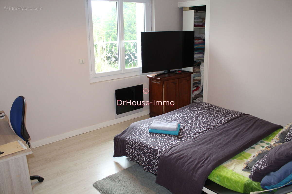 Maison à ROULLET-SAINT-ESTEPHE