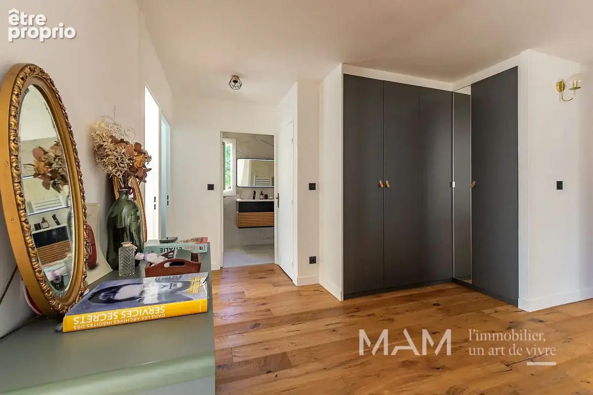 T3 78 m2 avec toit-terrasse 72 m2 et vue collines - photo 15