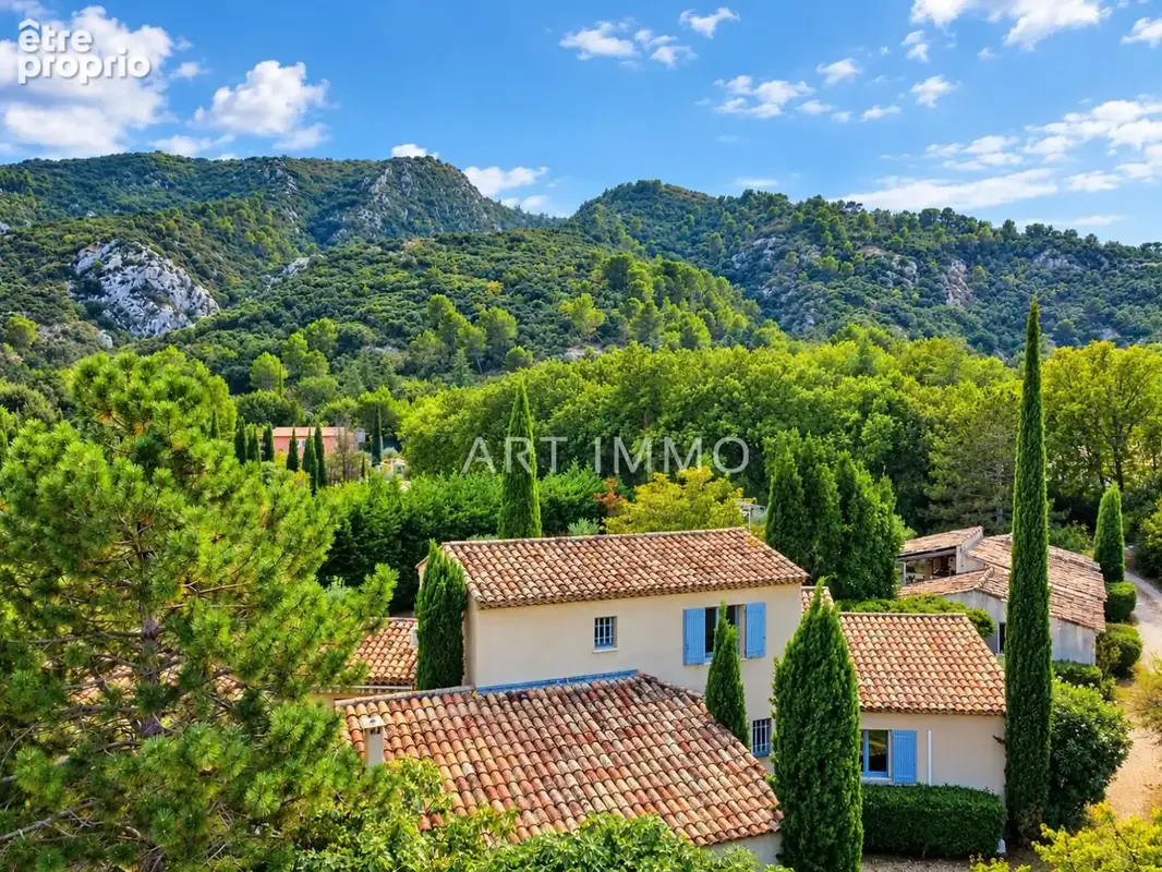 Propriete a maubec  villa de standing avec piscine et gîte indépendant - photo 3