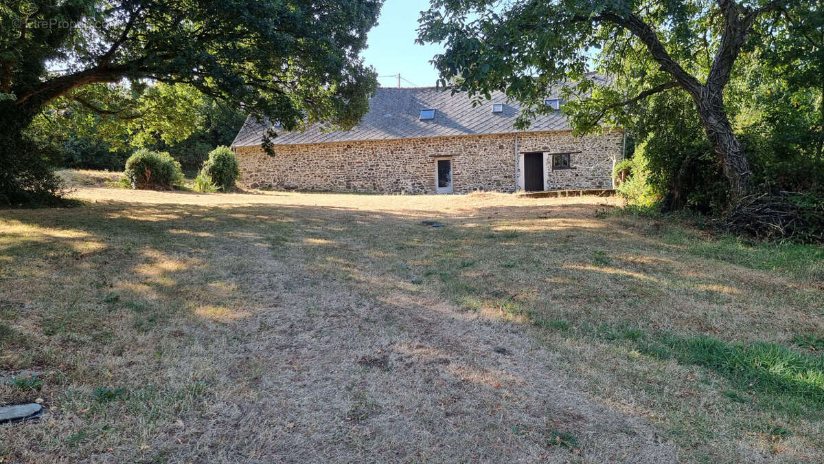 CÔTES D'ARMOR, Proche de Mur-de-Bretagne, Belle maison individuelle de 3/4 chambres, vendue meublée - photo 13