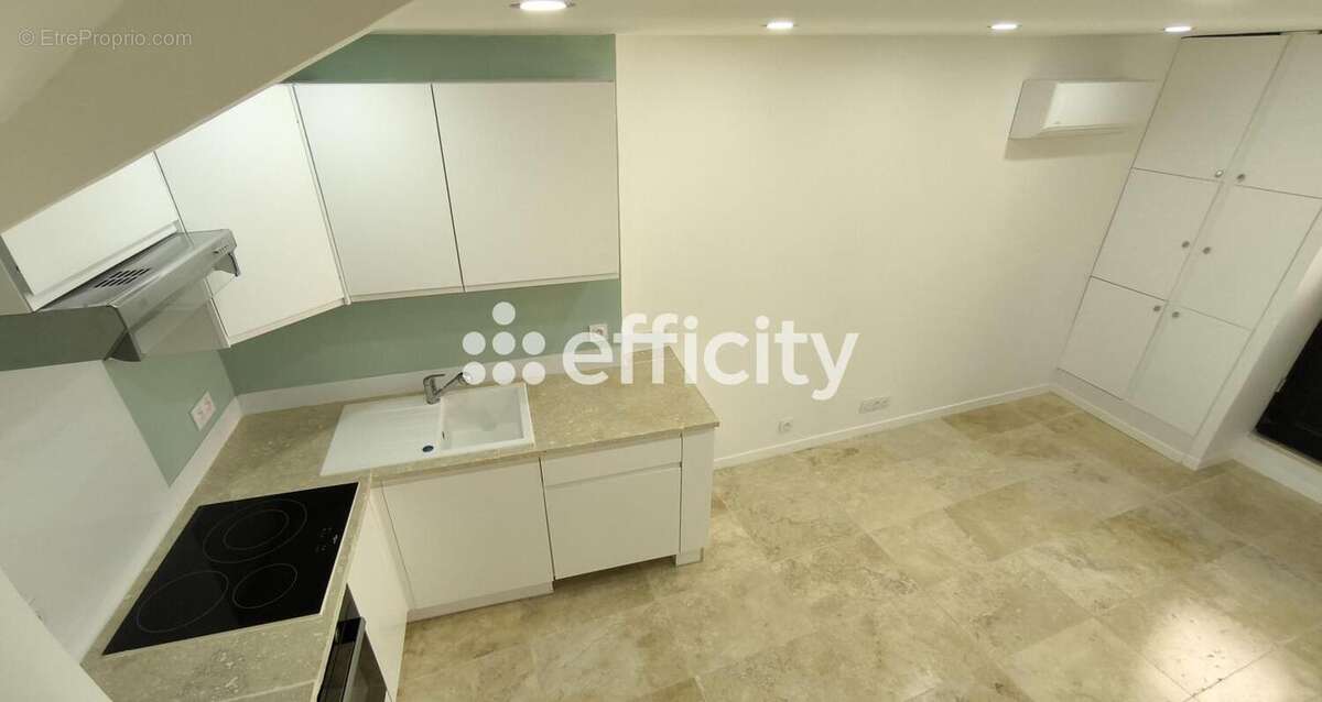 Maison à NISSAN-LEZ-ENSERUNE