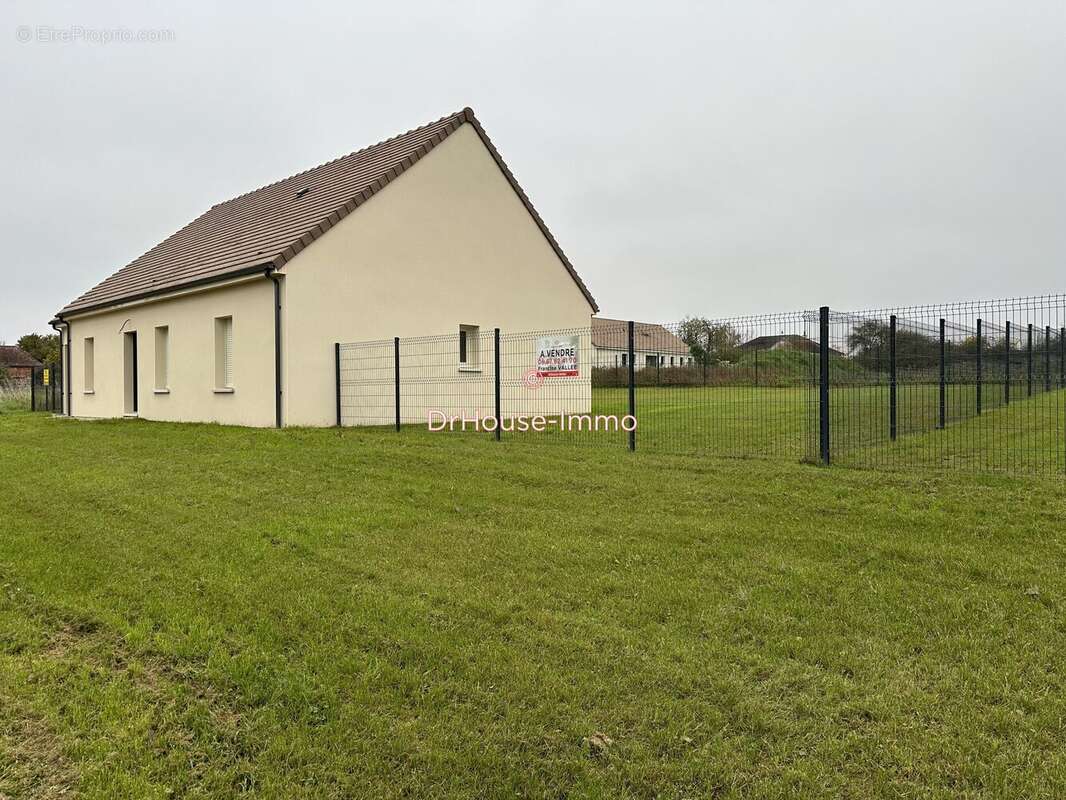 Maison à MESNIL-SAINT-PERE