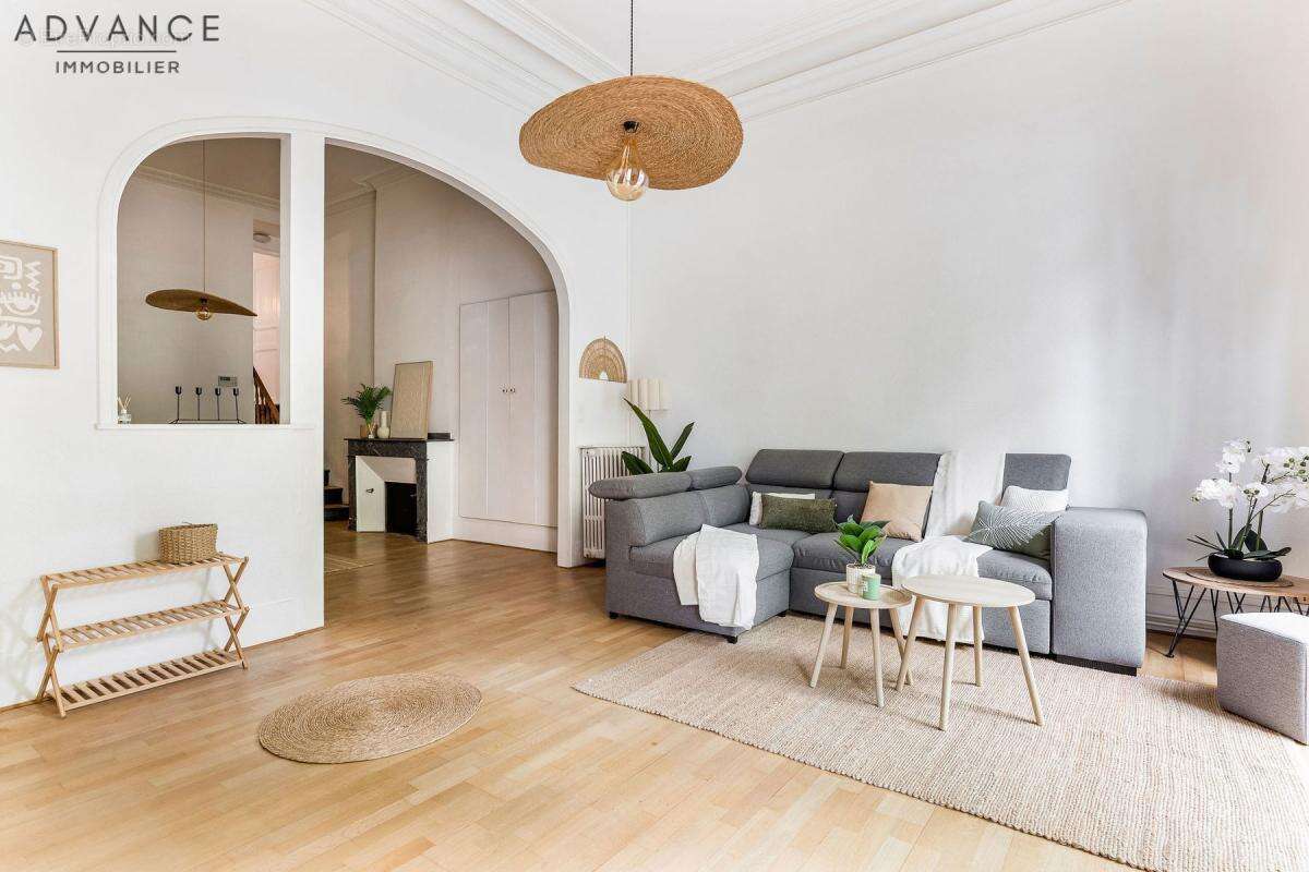 T4 de charme 114 m² -  Saint Sernin, vue Basilique - photo 4