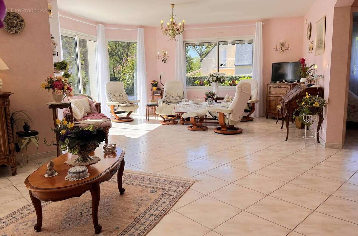 Spacieuse maison d'architecte, viager occupé à LA BAULE ESCOUBLAC - photo 6