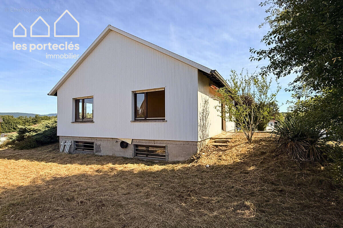 Maison type bungalow 95 m² sur 8 ares - photo 8