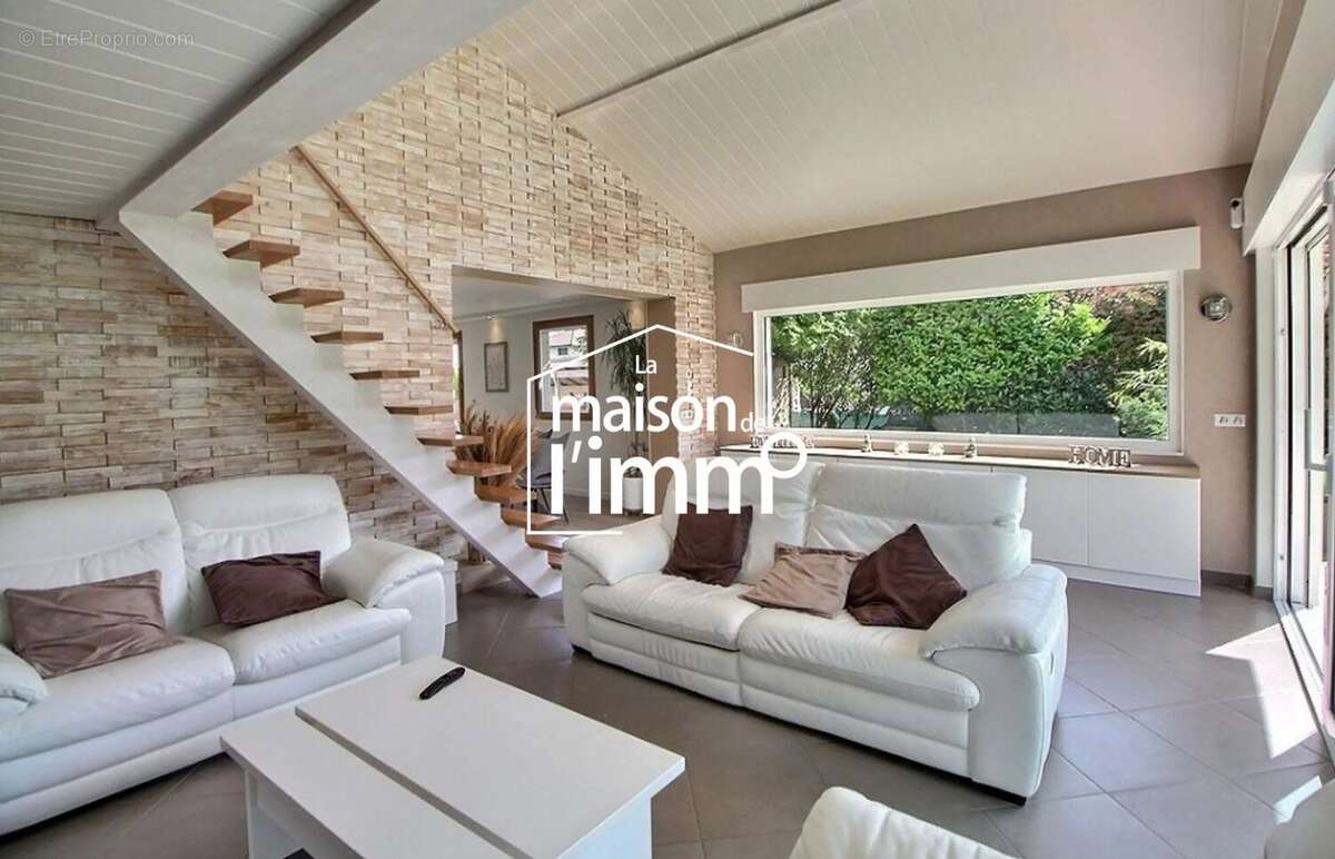 Maison à DOUVAINE