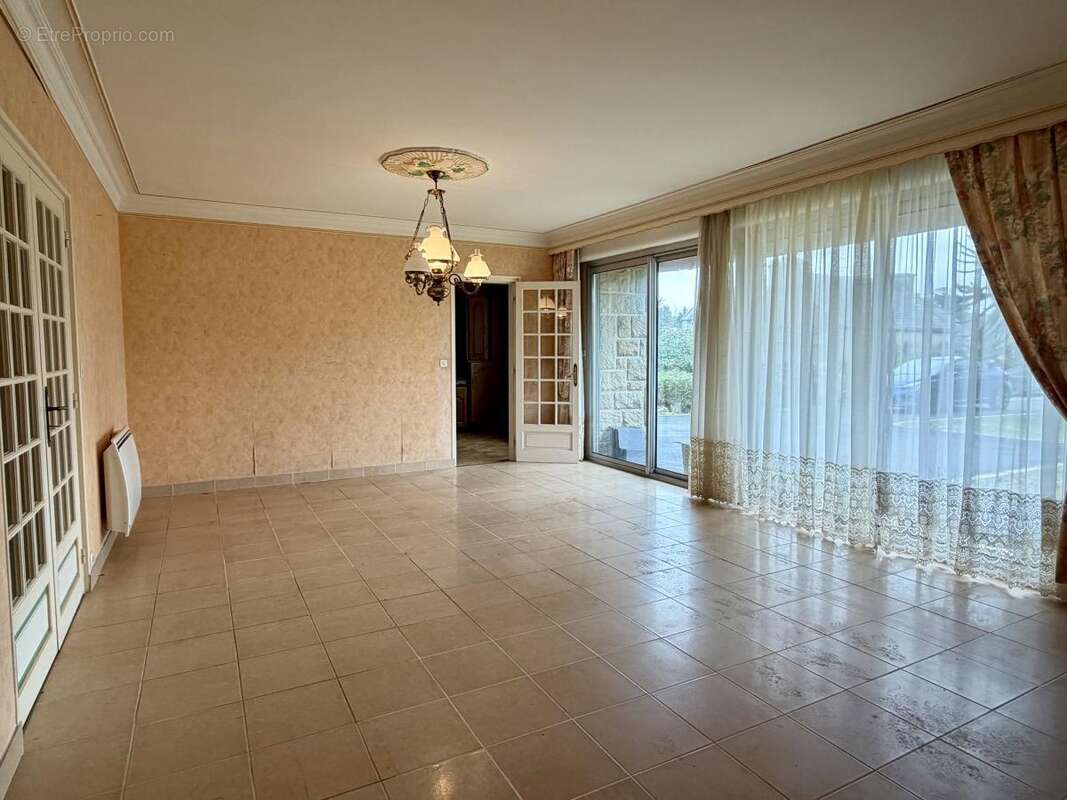 Maison à PLOUNEOUR-MENEZ