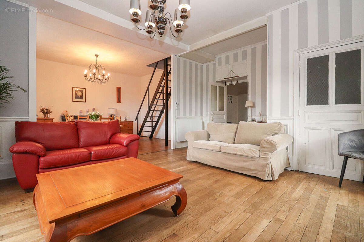 Appartement à PLOMBIERES-LES-DIJON