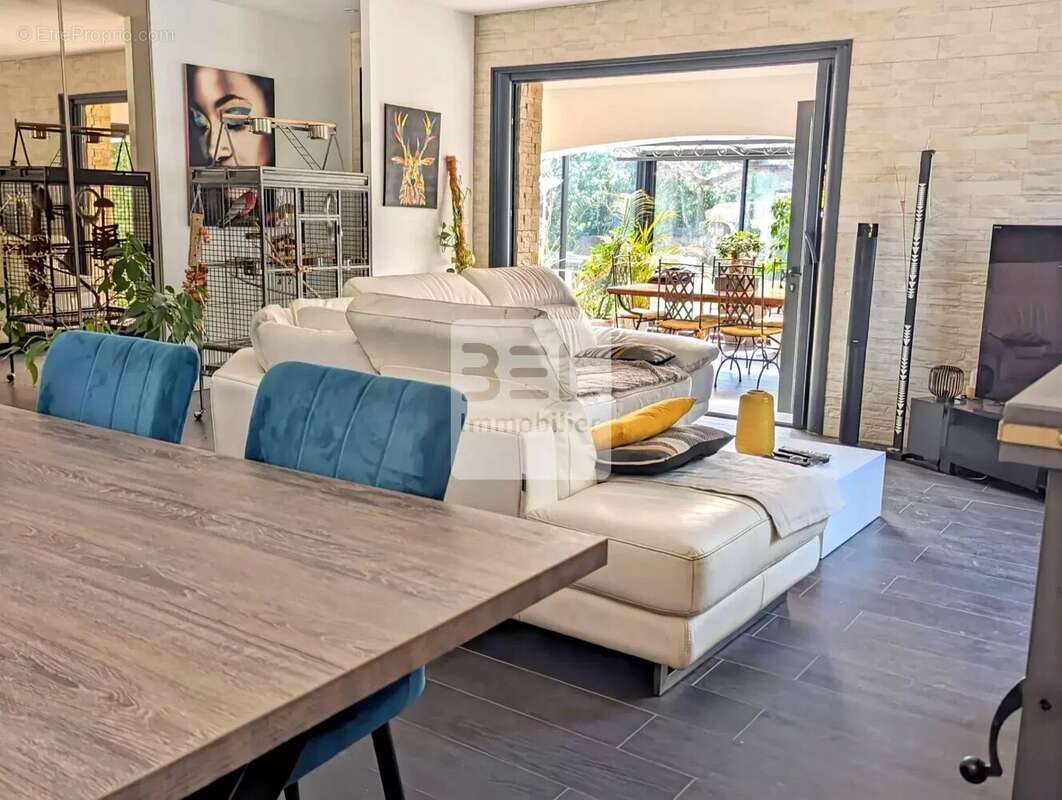 Maison à BAGNOLS-SUR-CEZE