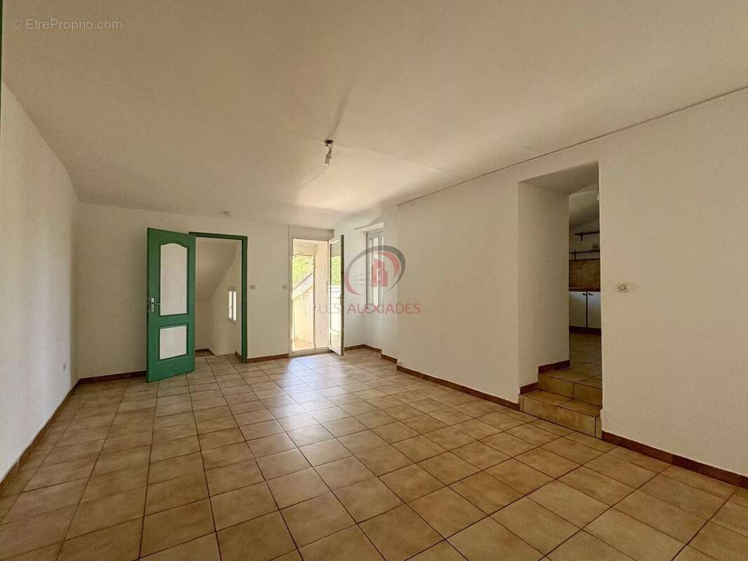 Appartement à SIGNES