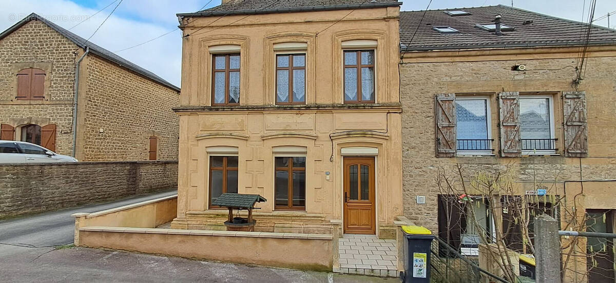 Maison à VIVIER-AU-COURT