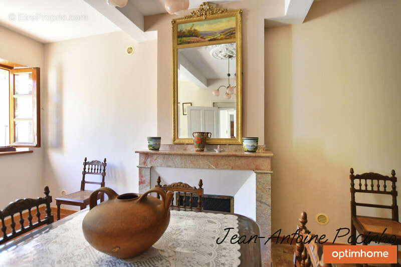 Maison à SAINTE-FOY-DE-PEYROLIERES