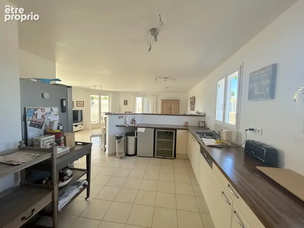 Coup de coeur pour cette magnifique maison avec piscine et vues dégagée sur terrain de 8249m2 - photo 5