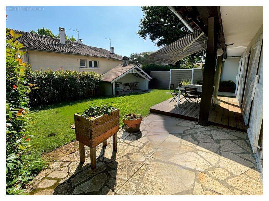 Appartement à BILLERE