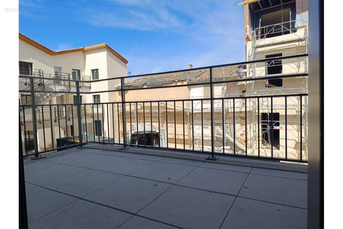 Appartement à MAUGUIO