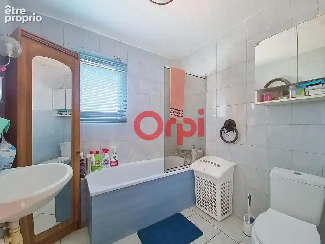 Maison À Vendre de 120m² habitable sur 230M² de terrain à la SEYNE SUR MER - photo 5