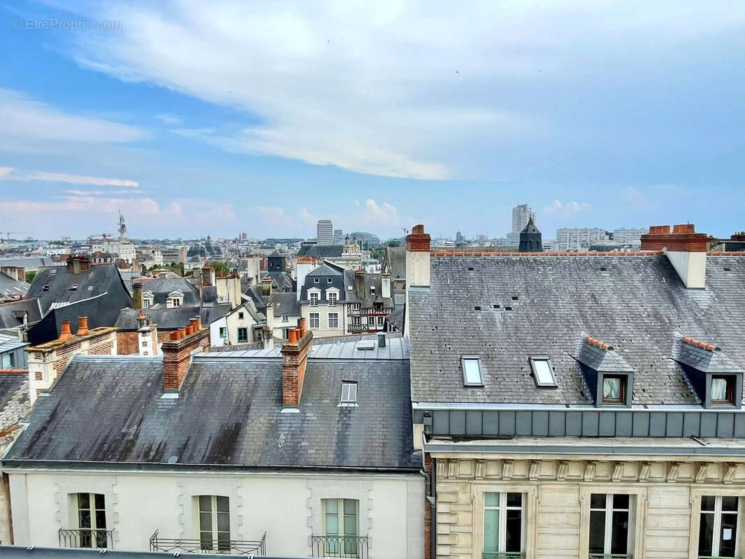 T3 de 58 m2 au sol rénové avec charme - Centre historique - photo 4