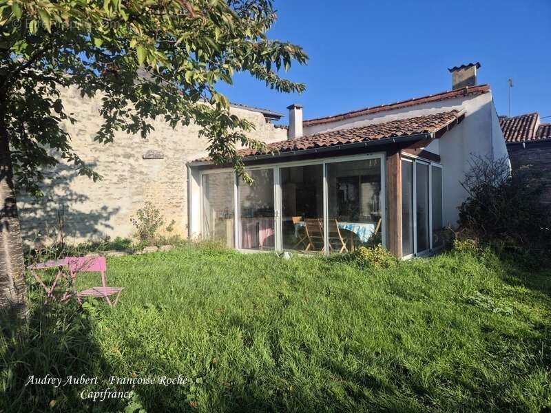 Maison à vendre 9 pièces AUTHON EBEON (17) - photo 9