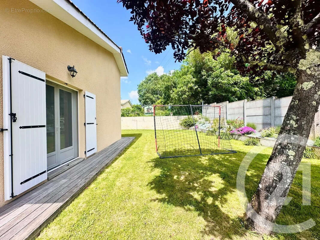 Maison à LA LANDE-DE-FRONSAC