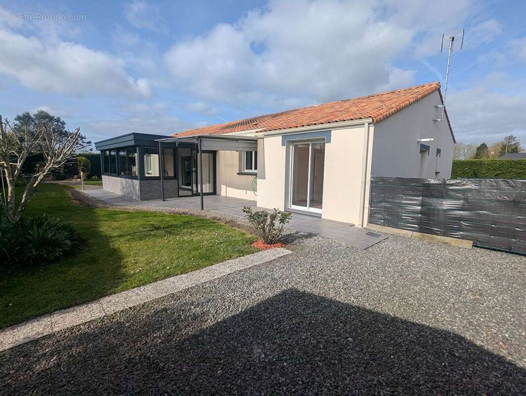 Maison à COMMEQUIERS