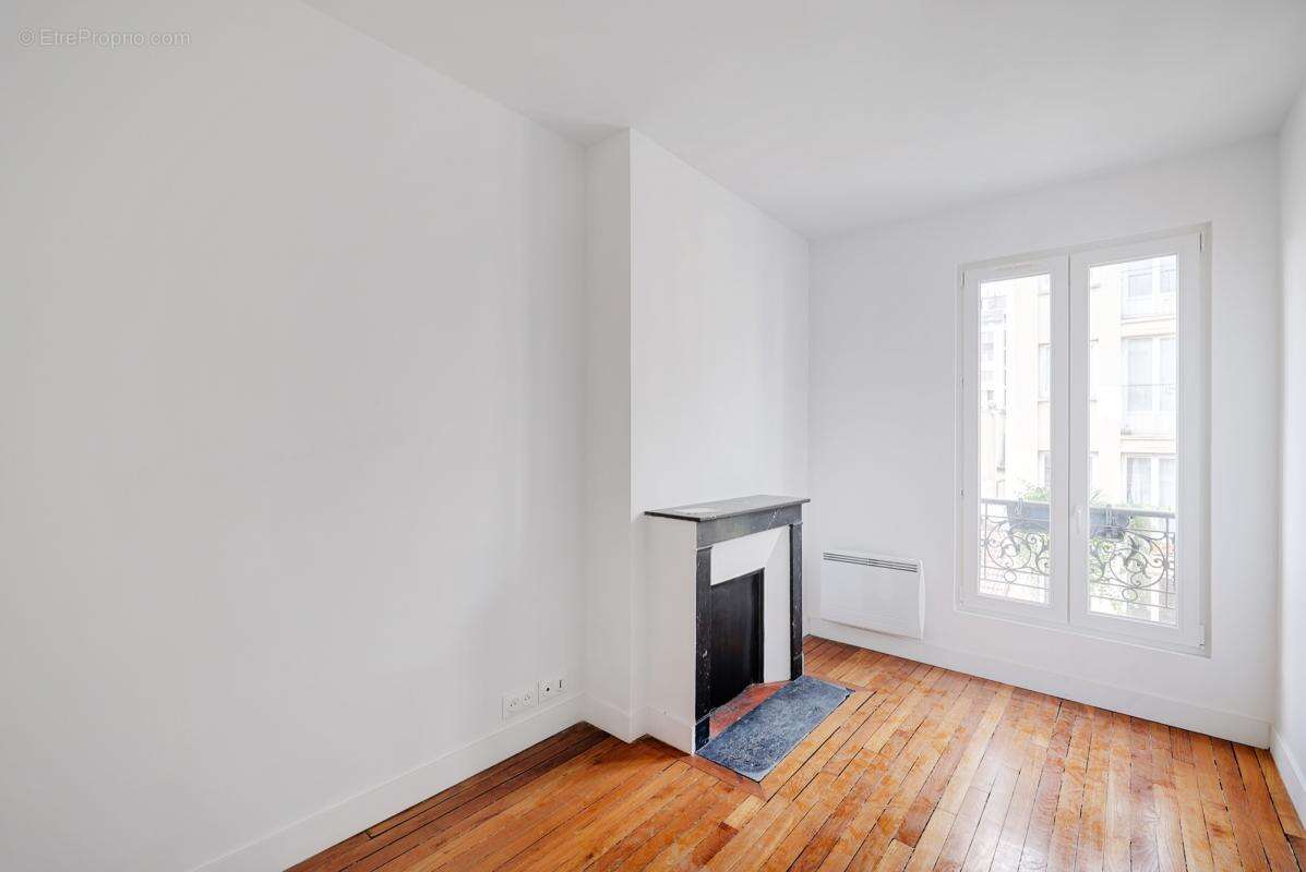 Appartement à PARIS-20E