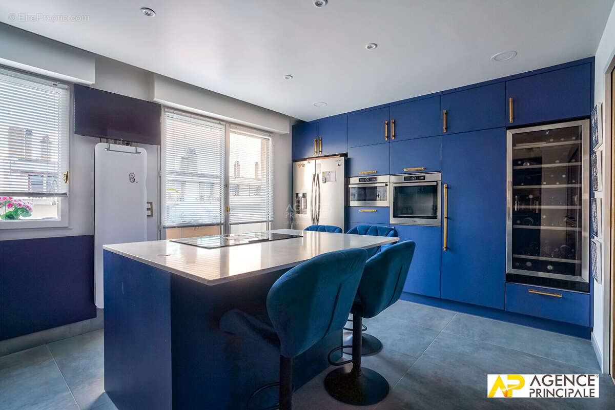 Appartement  6 pièce(s) 125.57 m2 -exclusivite - ascenseur - photo 4
