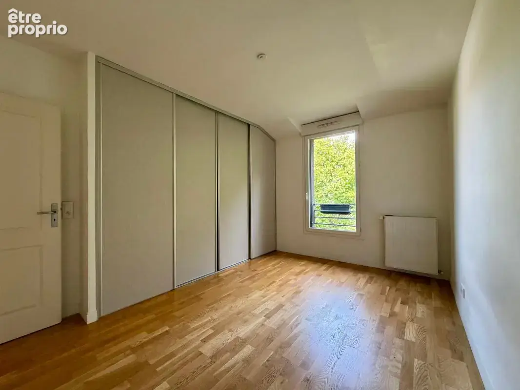 Nogent-sur-Marne – 5 pièces familial de 104 m², dernier étage, terrasse de 20 m² et 2 parkings - photo 8