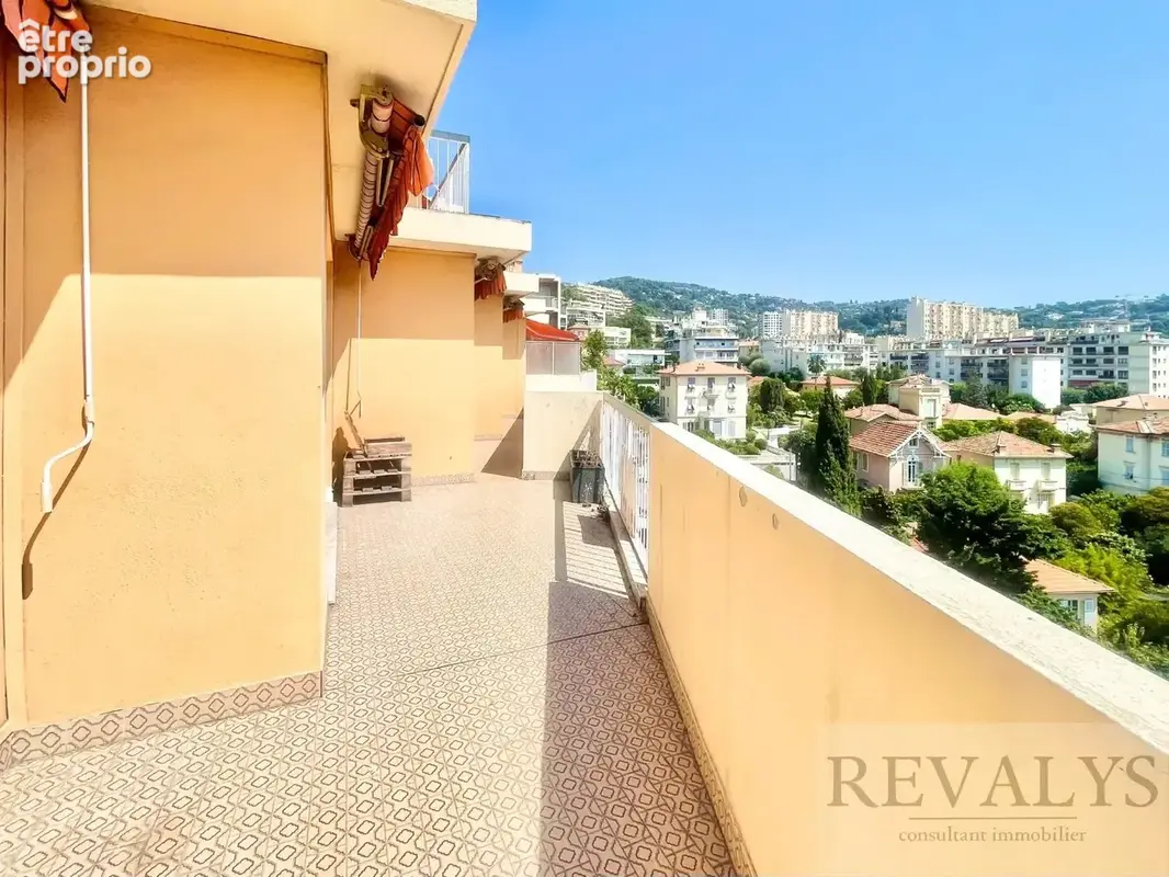 Alpes maritimes (06) - nice nord /st sylvestre - a vendre appartement 4 pieces en avant dernier etage plein sud terrasse 28m2 - photo 4