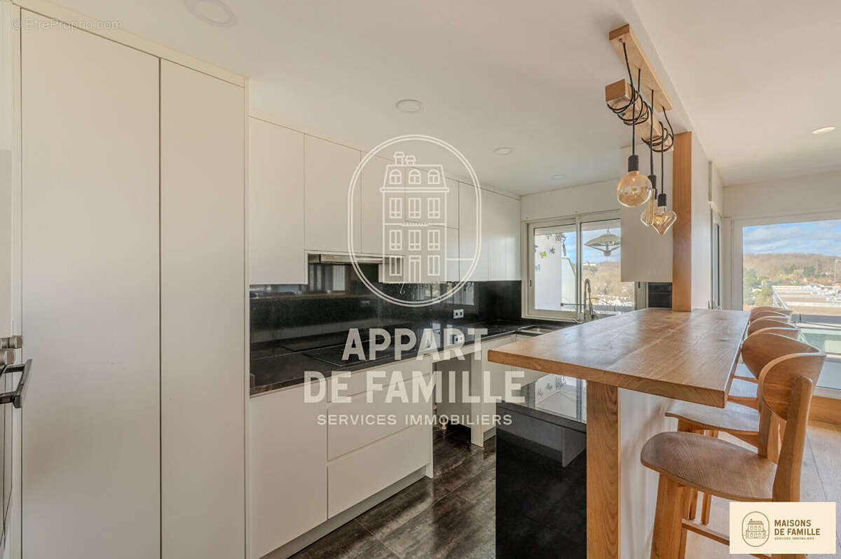 Appartement à LA CELLE-SAINT-CLOUD