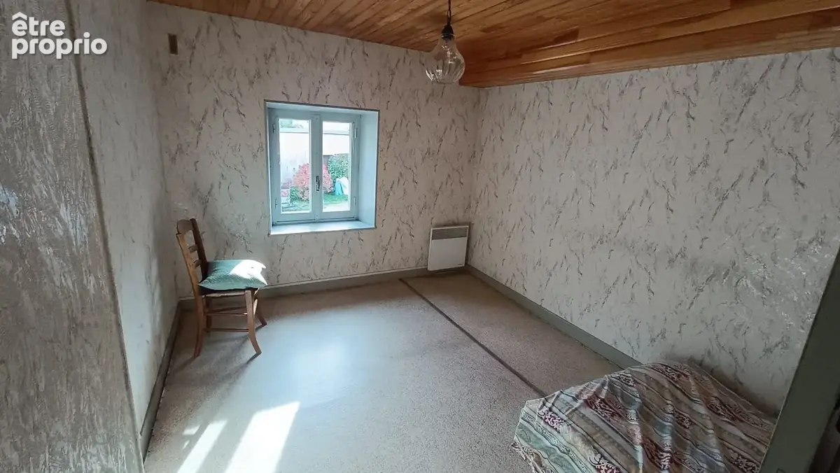 SAINT-CLÉMENT   Charmante maison en pierre avec terrain - photo 7