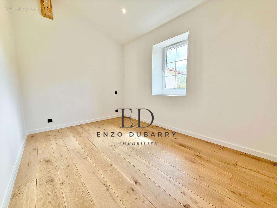 Maison à SAINT-PIERRE-D&#039;IRUBE