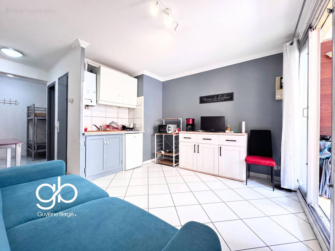 Studio cabine / grande terrasse / climatise / centre du cap d’agde - photo 2