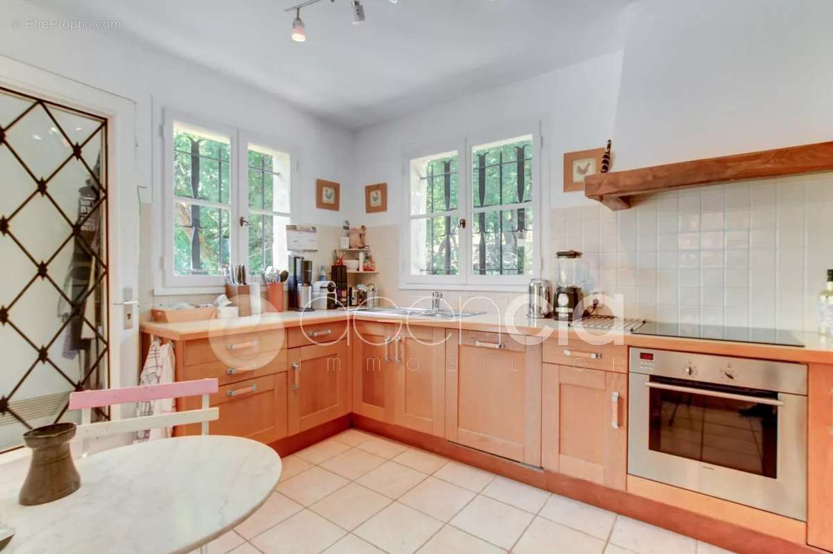 Maison à ROQUEFORT-LES-PINS