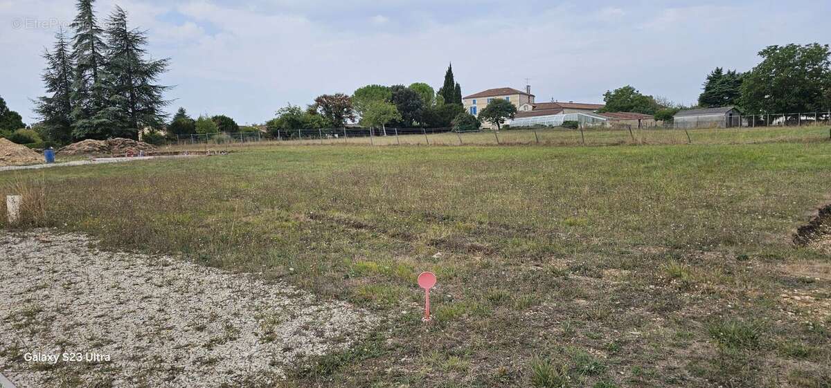 Projet de construction d'une maison  m² avec terrain à FLEAC (16) - photo 3