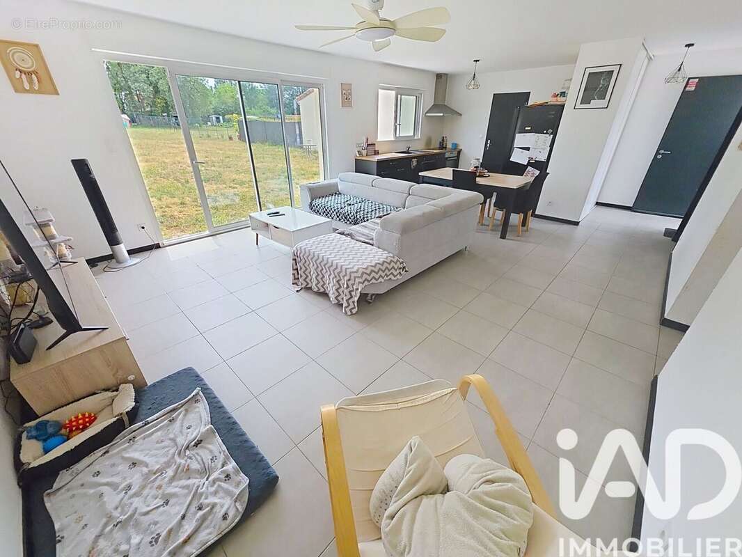 Maison 90 m² à Marthon  - photo 4