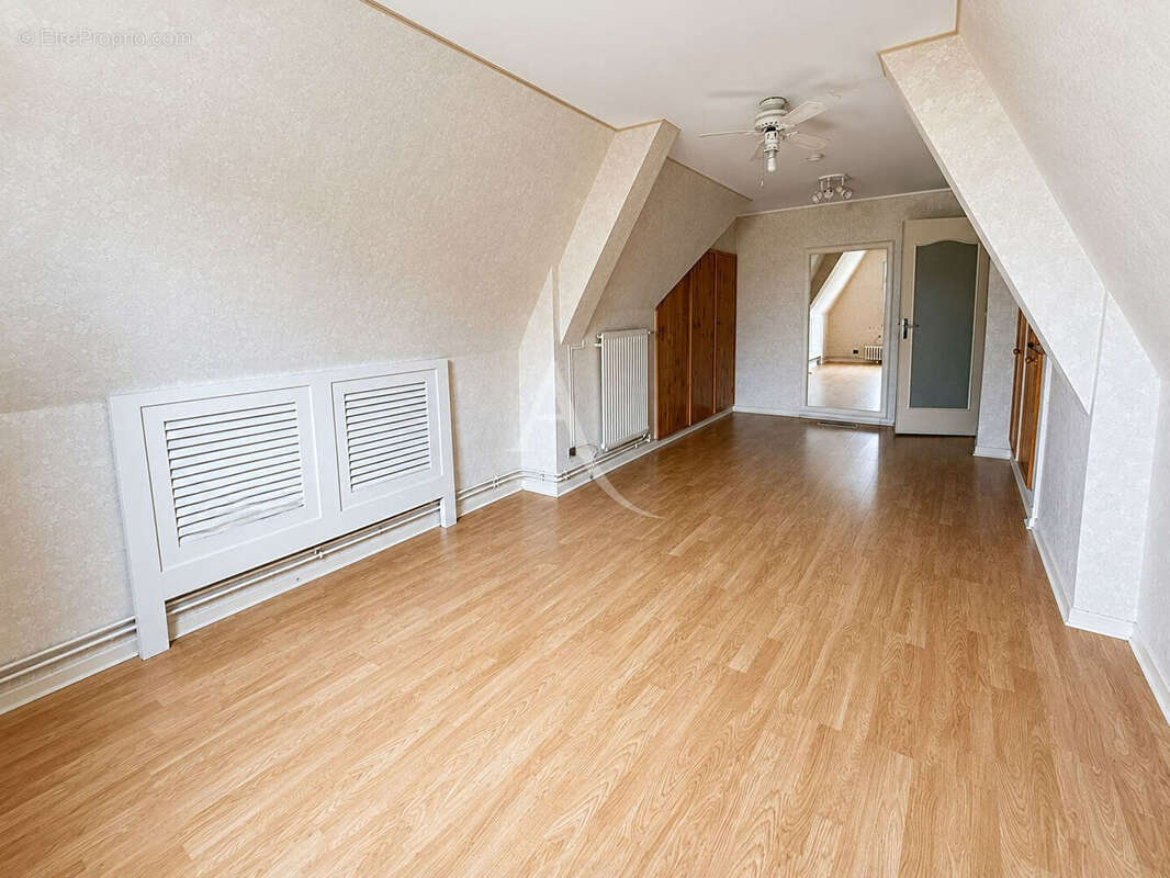 Maison à CREGY-LES-MEAUX