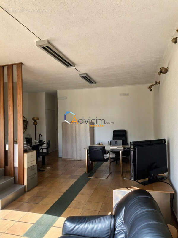 Commerce 98 m² à Joue-Les-Tours  - photo 3